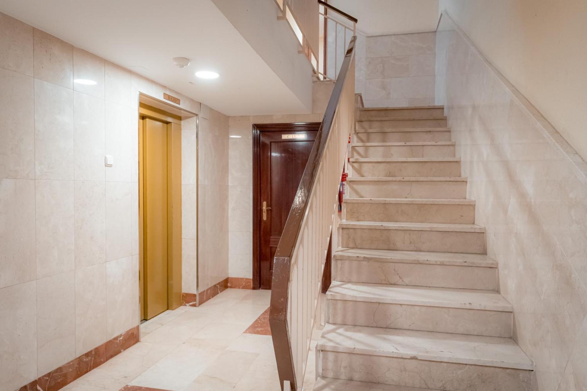Ibericabeds Figares Lägenhet Granada Exteriör bild