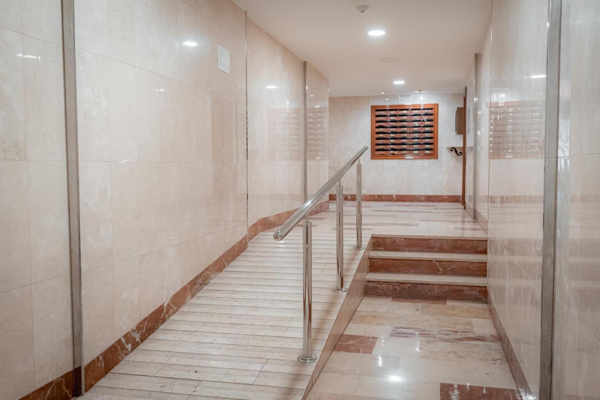 Ibericabeds Figares Lägenhet Granada Exteriör bild